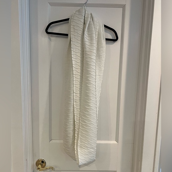 Set of Four (4) Charming Charlie Women's Scarfs - Picture 4 of 9